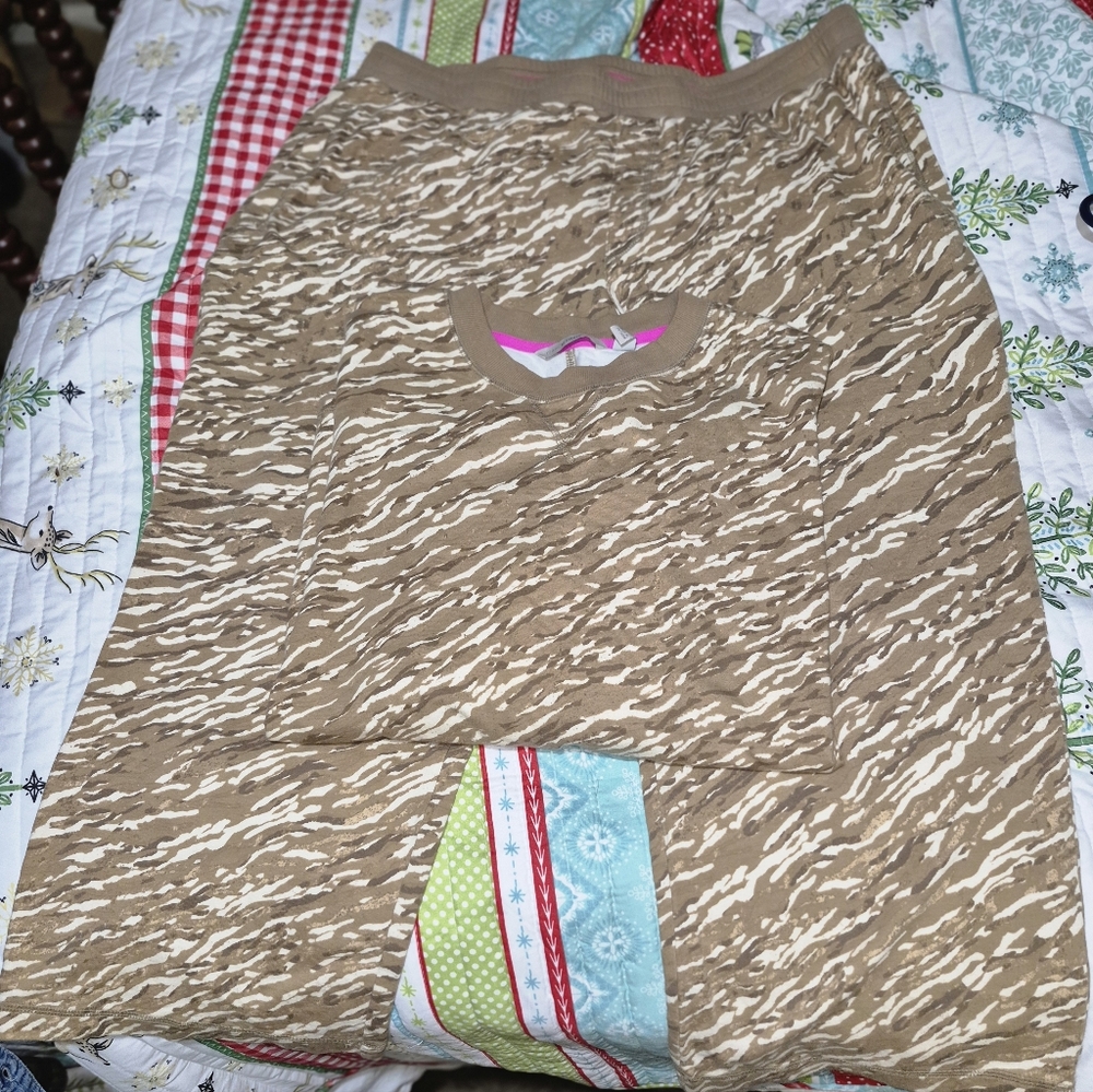 Isaac Mizrahi Tan and Cream Patterned Fabric